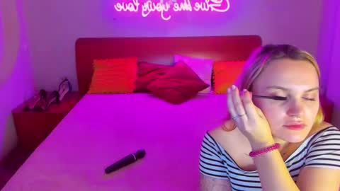 Lili and Bella online show from 03.11.25