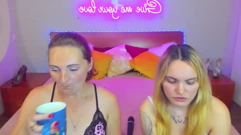 Lili and Bella online show from 09.11.25