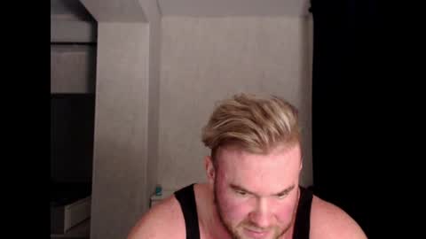 Snapshot of magicmax2017 chatting on 02.17.25 magicmax2017 online show from 02.17.25