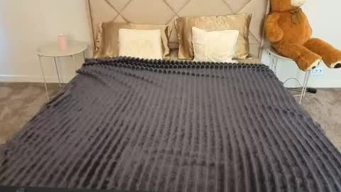 Emily online show from 04.18.26