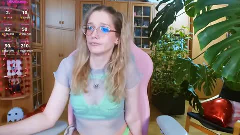 Nicole online show from 02.17.25