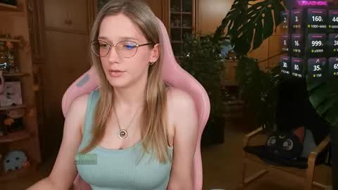 Nicole online show from 09.11.25