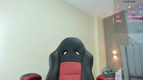 Snapshot of magievans1 chatting on 05.20.26 magievans1 online show from 05.20.26