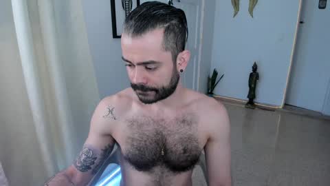 Snapshot of magnus_king chatting on 01.12.25     online show from 01.12.25