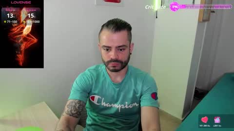 Snapshot of magnus_king chatting on 10.28.25     online show from 10.28.25