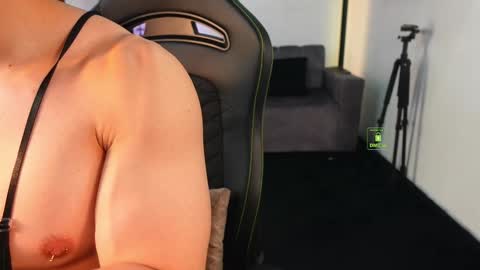 Snapshot of magnus_savage chatting on 02.20.26 If you want me to use the Lovense please let me know -- online show from 02.20.26