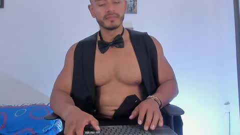 Snapshot of magnusclark chatting on 05.07.26 Magnusclark online show from 05.07.26