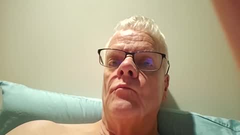 Snapshot of magpie2025 chatting on 11.02.25 magpie2025 online show from 11.02.25