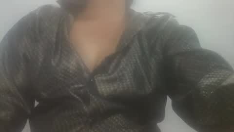 Snapshot of mahi_arora55 chatting on 05.18.26 Mahi online show from 05.18.26