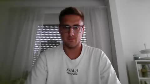 Snapshot of mahrcuhs chatting on 07.16.26 mahrcuhs online show from 07.16.26