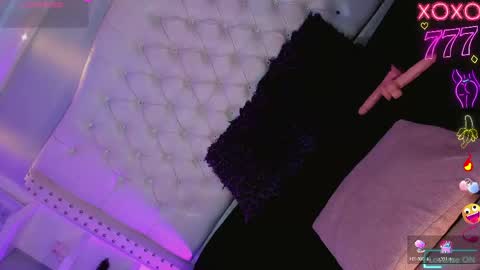 Snapshot of maia_hotts chatting on 05.16.26 CamiiGarcia online show from 05.16.26