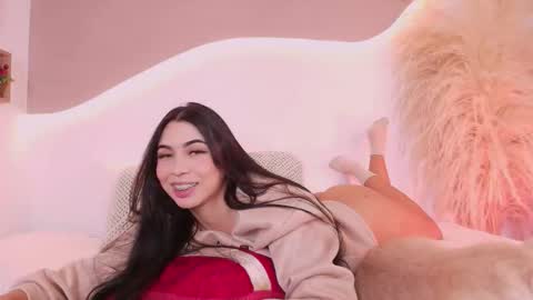 MAIA  LIA  online show from 12.20.25