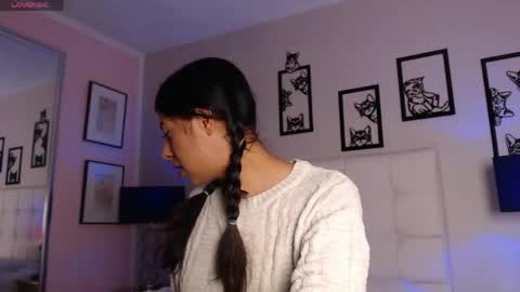 Maia Reficco online show from 04.16.26