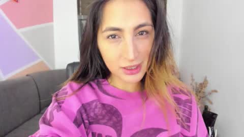   online show from 10.10.25