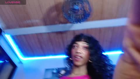 Bella Maidi online show from 01.05.25