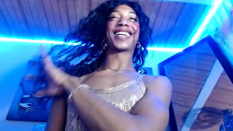 Bella Maidi online show from 03.12.25