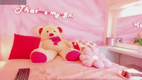 Snapshot of maiia_cute chatting on 02.28.25 Maiia Cute  online show from 02.28.25