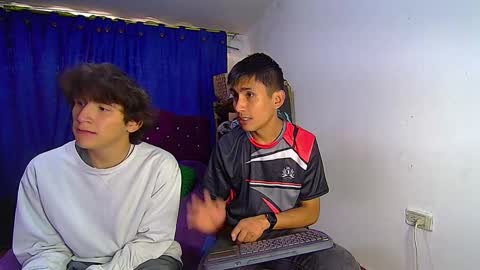 Snapshot of maikinol chatting on 11.25.25 maik Fabin online show from 11.25.25