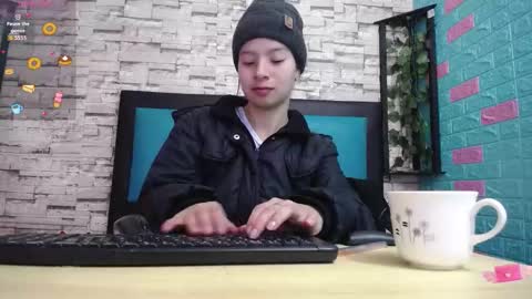  MAILY CAN  online show from 10.04.25