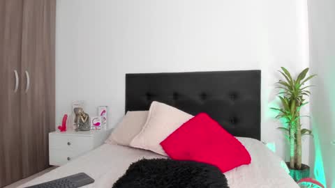 Mailyn online show from 01.22.25