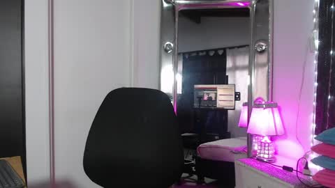 mailyn_gold online show from 04.11.26