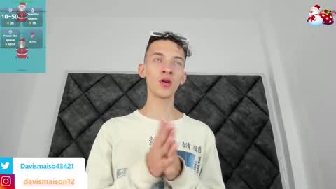 Maison Davis online show from 12.22.24