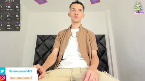 Maison Davis online show from 12.31.24