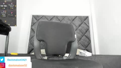 Maison Davis online show from 01.09.25