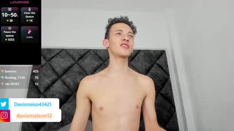 Maison Davis online show from 02.01.25