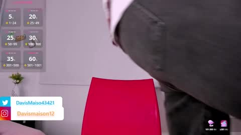 Maison Davis online show from 03.10.25