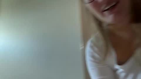 Snapshot of maisystellaxx chatting on 05.21.26 maisystellaxx online show from 05.21.26
