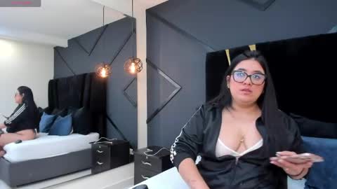 Snapshot of maite_grays chatting on 05.28.26 M A I T E online show from 05.28.26