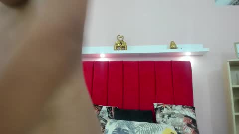 maite_milky18 online show from 11.09.25