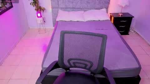 MAITE STONE1 online show from 12.20.25