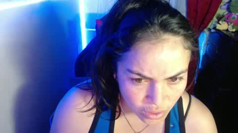 Hello friends Im on another account    online show from 01.11.25