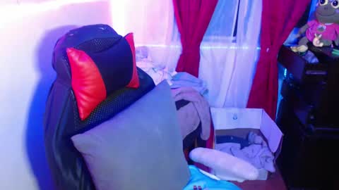 Hello friends Im on another account    online show from 01.29.25