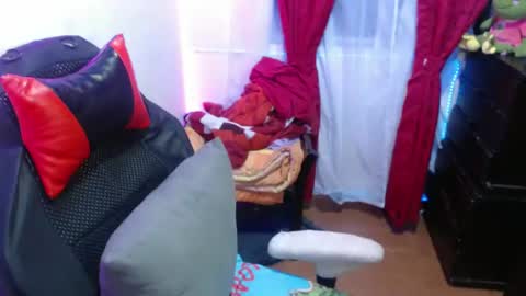 Hello friends Im on another account    online show from 02.08.25