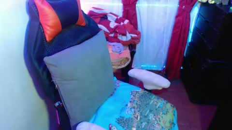 Hello friends Im on another account    online show from 02.09.25