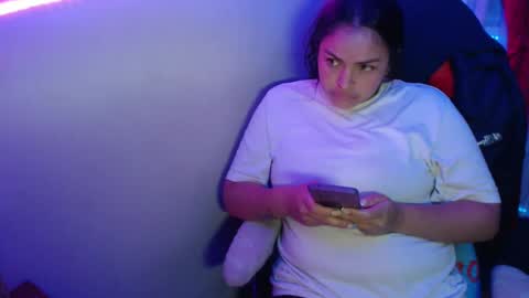Hello friends Im on another account    online show from 02.19.25