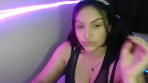 Hello friends Im on another account    online show from 03.03.25