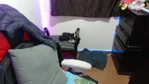 Hello friends Im on another account    online show from 03.07.25