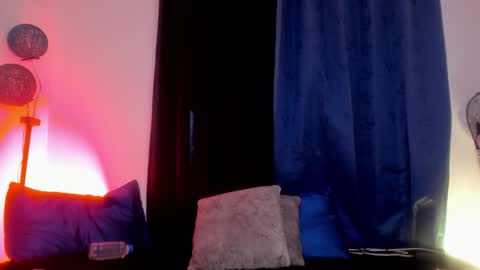 Snapshot of maitte_love chatting on 11.09.25 maitte_love online show from 11.09.25