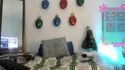 Snapshot of maitte_love chatting on 11.29.25 maitte_love online show from 11.29.25