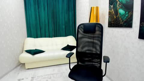 Chloe online show from 02.03.25