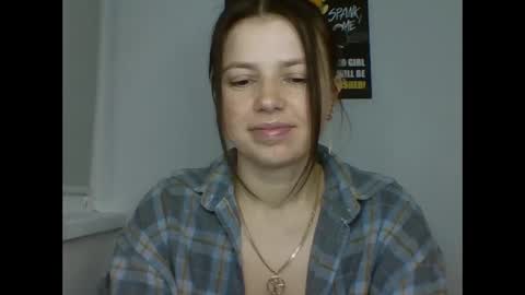 Snapshot of make_mesmile chatting on 04.21.26 make_mesmile online show from 04.21.26