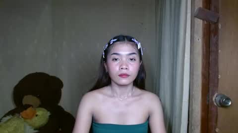 Snapshot of makeme_wettt chatting on 02.20.25 makeme_wettt online show from 02.20.25