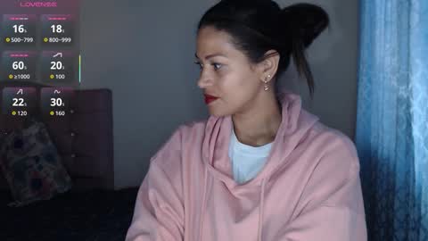 MAKENNAA online show from 11.04.25