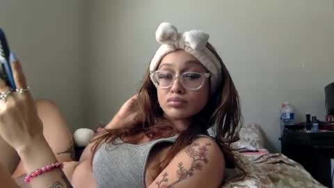 Snapshot of makeouthilldani chatting on 07.02.26 hokulani online show from 07.02.26
