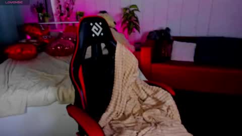 Makima online show from 02.15.25