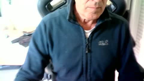 Snapshot of makis8989 chatting on 01.27.25 makis8989 online show from 01.27.25